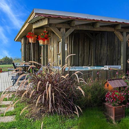 Romantic Jacuzzi Hideaway Near Heviz Rezi Exterior photo