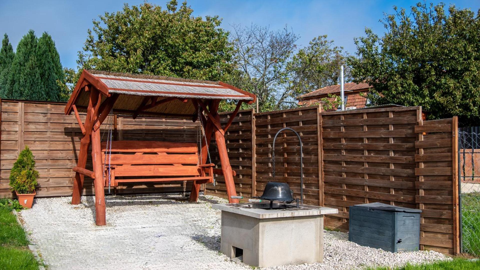 Romantic Jacuzzi Hideaway Near Heviz Rezi Exterior photo